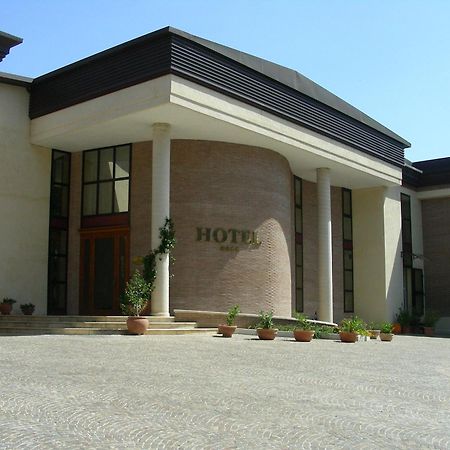 Hotel D.G. Garden Беневенто Экстерьер фото
