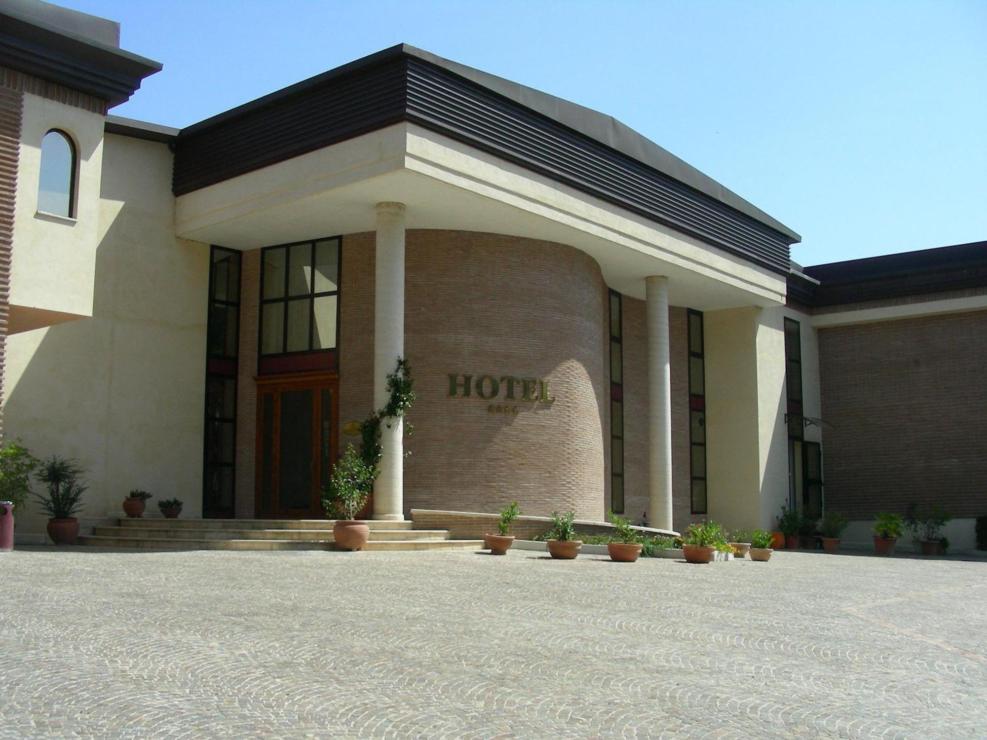 Hotel D.G. Garden Беневенто Экстерьер фото