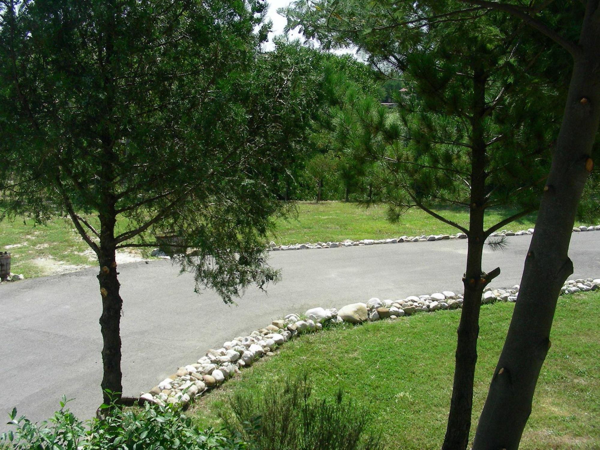 Hotel D.G. Garden Беневенто Экстерьер фото
