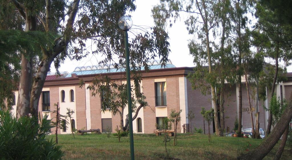 Hotel D.G. Garden Беневенто Экстерьер фото